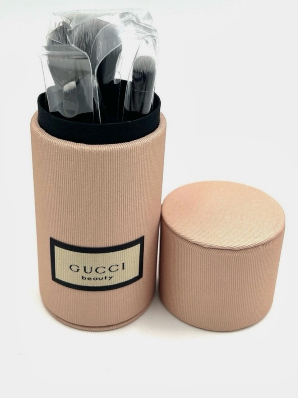 NWT GUCCI BEAUTY BRUSH BUNDLE💗💗💗